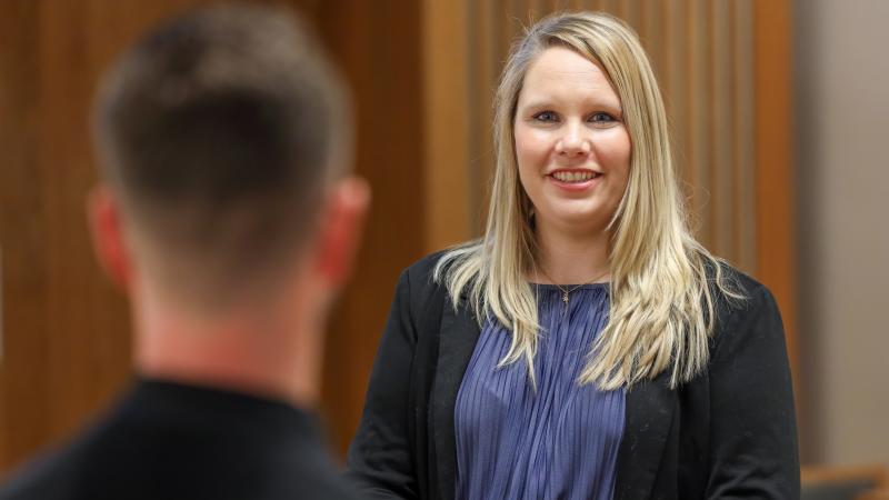 portretfoto Marjon in de Rechtzaal